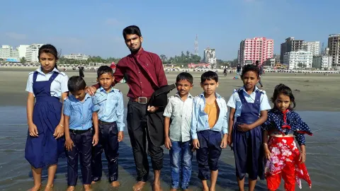 ঈদগাহ ইন্টারন্যাশনাল রেসিডেন্সিয়াল স্কুল অ্যান্ড কলেজ